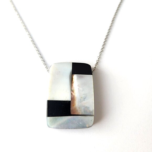 Mother of pearl inlaid wood necklace - Picture 6 of 9